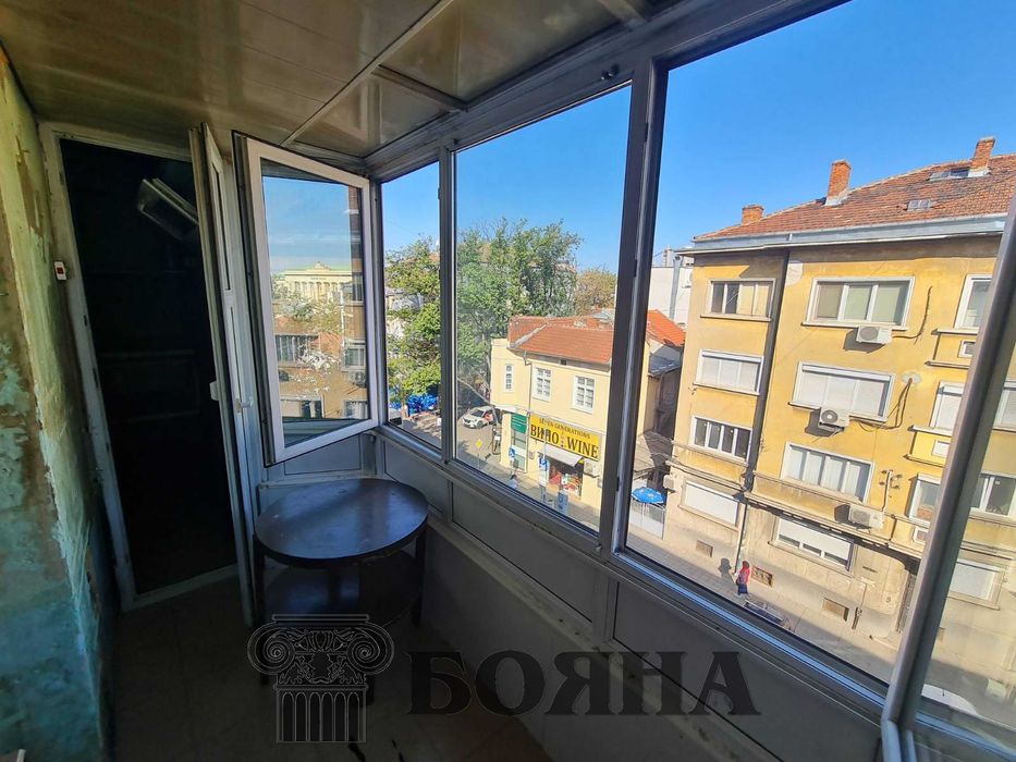 Продава се Двустаен апартамент в Русе, Център - 61 кв.м за 1345 €/кв.м - Снимка #4