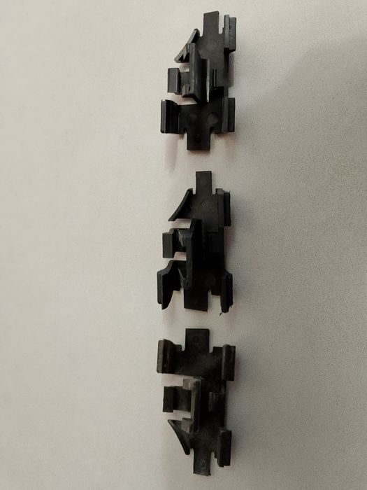 Крепление решетки радиатора БМВ е34