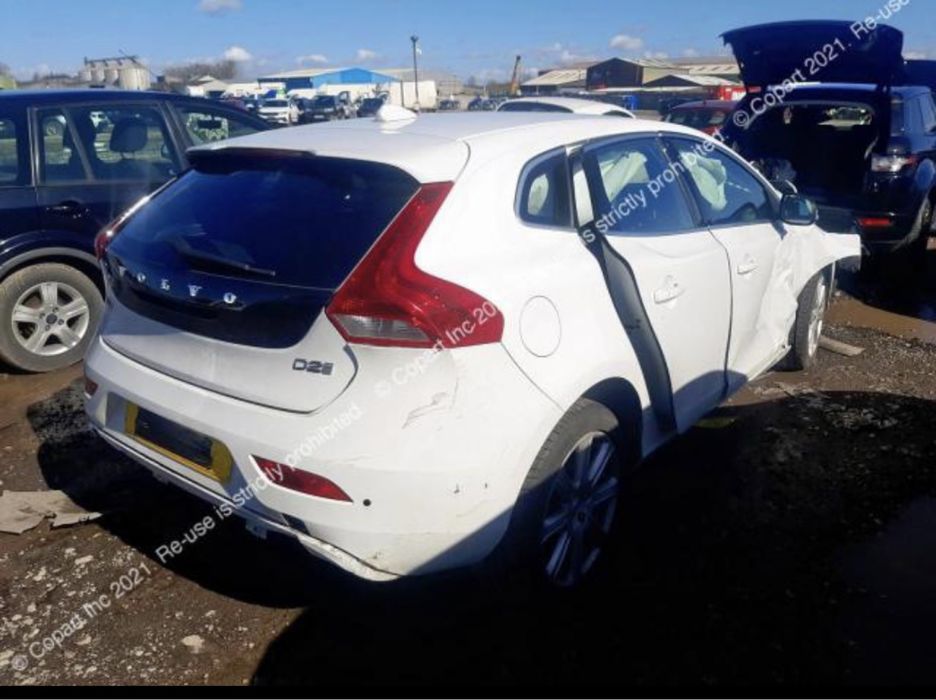 Dezmembrez Volvo V40 2.0 euro 6 D2