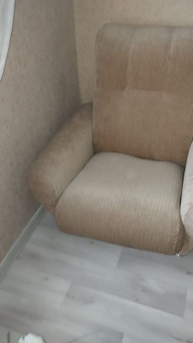 Продается диван в хорошем состоянии
