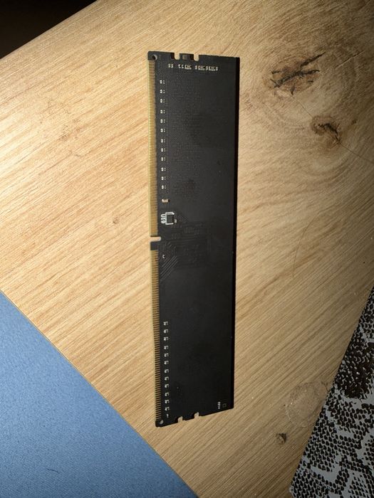 vand o placuta 16gb ram ddr4 3200 mhz