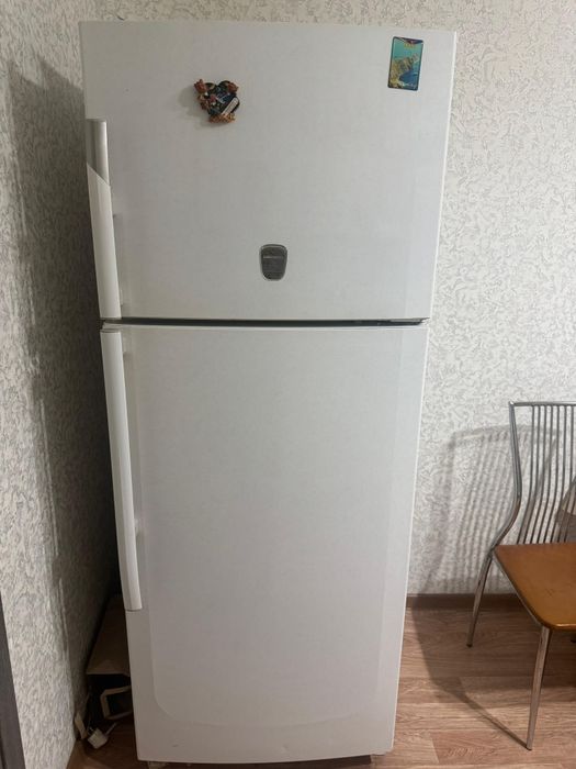 Продам холодильник самовывоз район цемпос работает