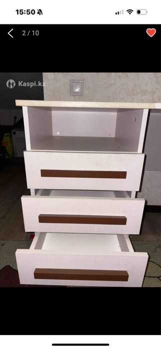 *Продам 2 письменных стола*