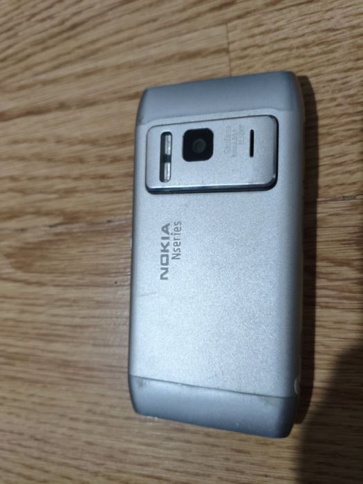 Нокиа Nseries с чехлом