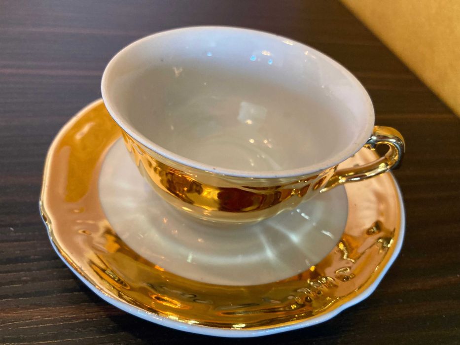 Възхитителен винтидж сервиз за кафе/чай с позлата, перфектно състояние