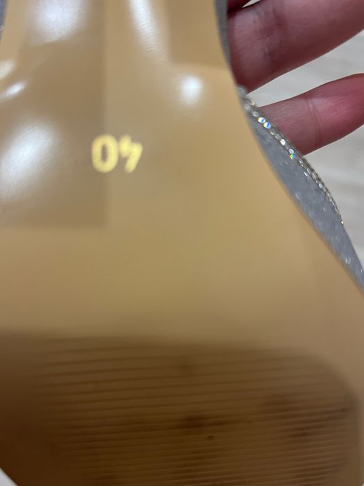 Чисто нови Сребристи обувки