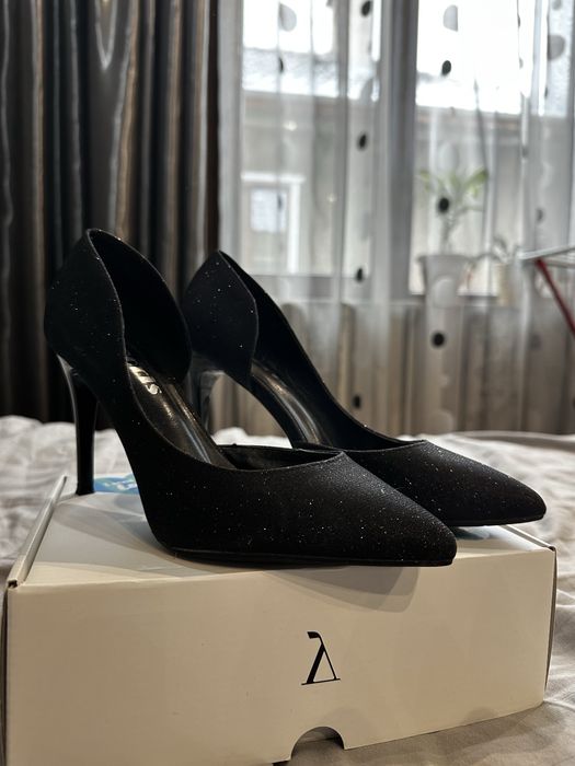 Черни токчета – размери 38 и 37