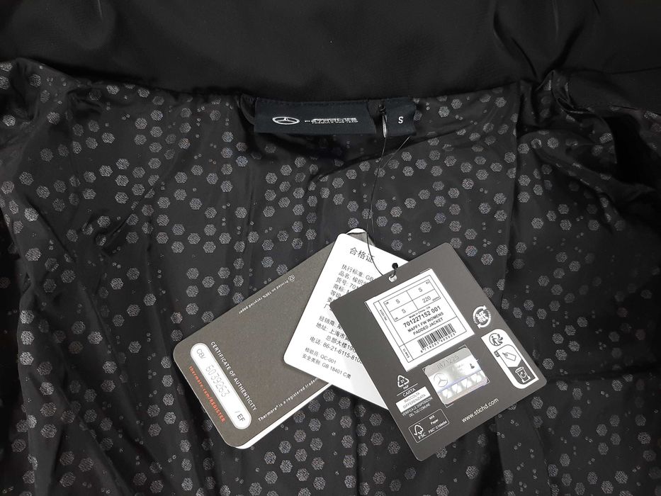 Mercedes AMG F1- Оригинално дамско зимно яке размер S-М