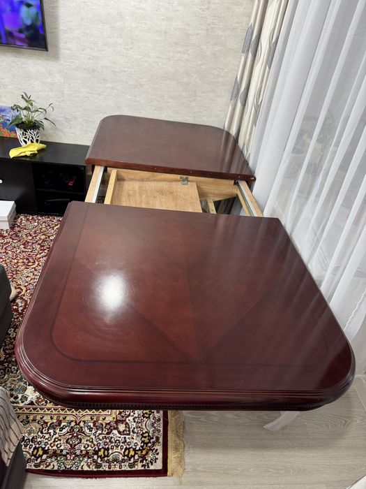 Шикарный стол дома будет той