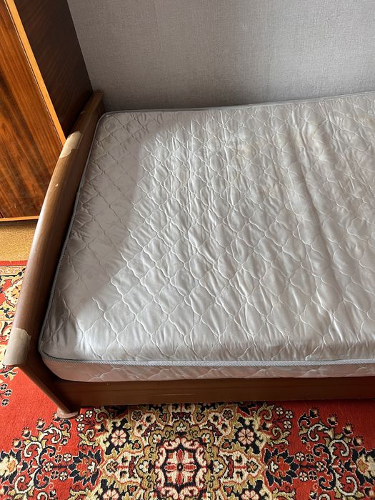 Продаю кровать и матрас 140см