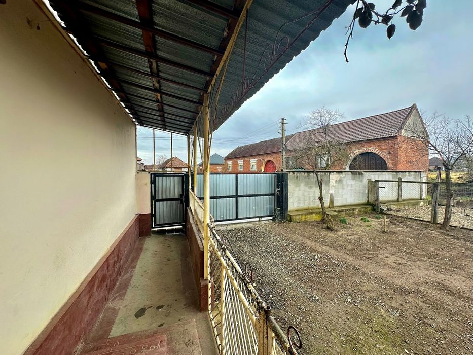 Casă de vânzare cu grădină în Lalaşinț