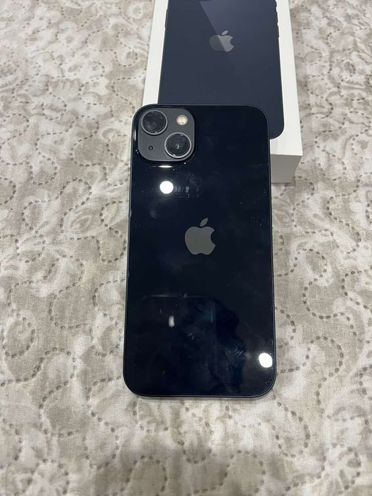 iPhone 13 телефон