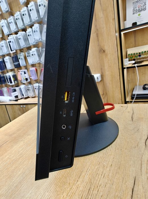 Lenovo ThinkCentre 21'5 Моноблок Intel Core i3