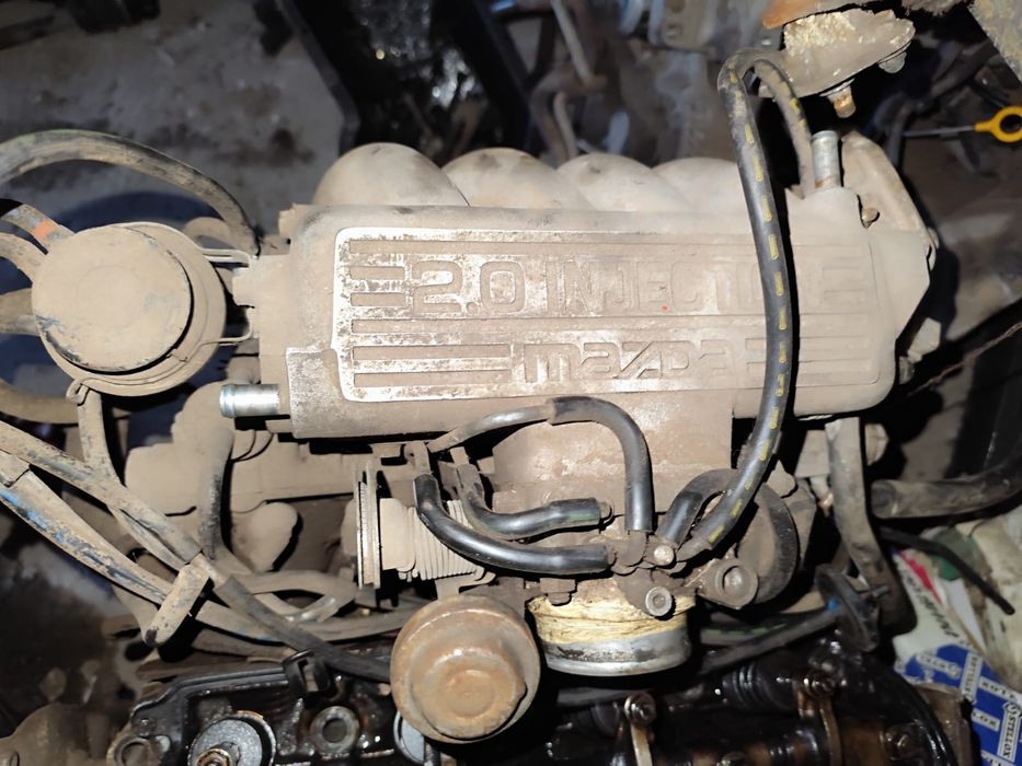 Инжектор сборе Мазда 626 2литра