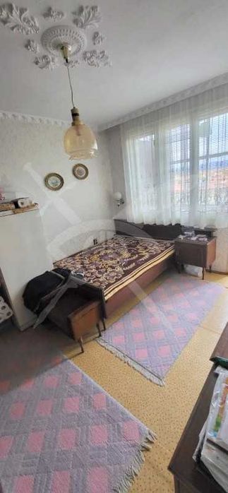Продава се Многостаен апартамент в Карнобат - 130 кв.м за 1093 €/кв.м - Снимка #4
