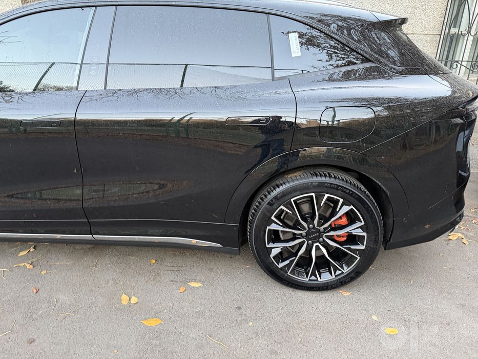 Zeekr 7x awd полноприводный brembo 705км