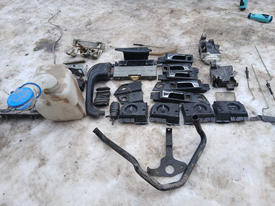 Запчасти Ауди 100