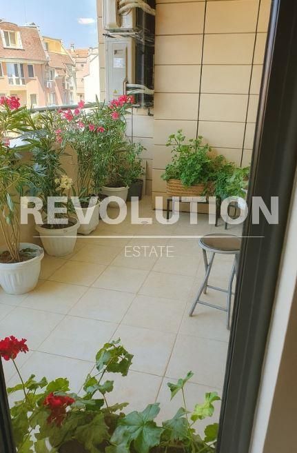 Дава се под наем  в Варна, Център - 130 кв.м за 1196.97 € - Снимка #6