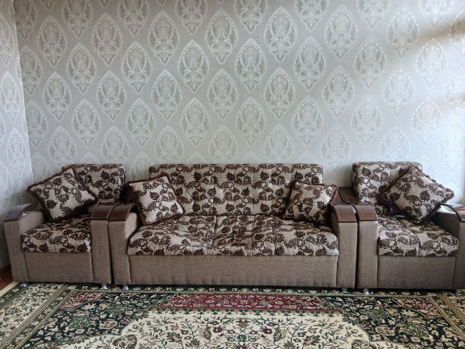 Myahki mebel sotiladi