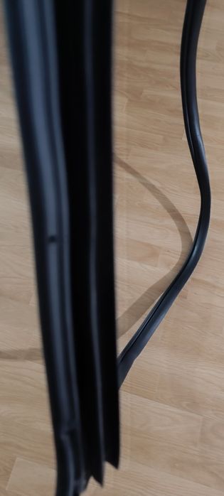 Уплотнитель двери задний Акцент.