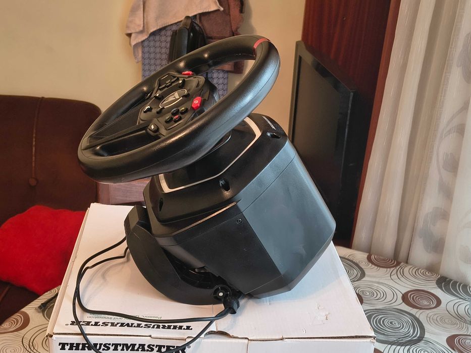 Trustmaster T128, волан с педали за XBoX или PC