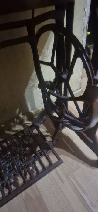 Швейная машинка ретро