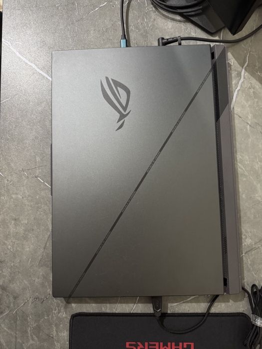 Asus Rog Strix I9 14900HX, RTX 4060, 64 Ram, 18 dm 240Hz, 3T SSD