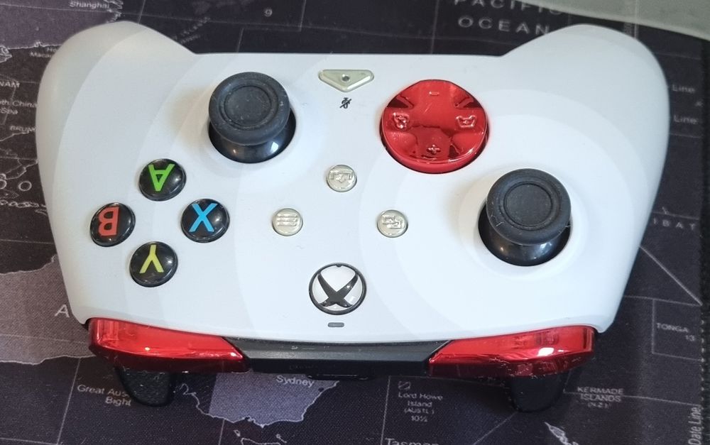 Controller Xbox Wired Alb pentru PC / Xbox – Funcțional