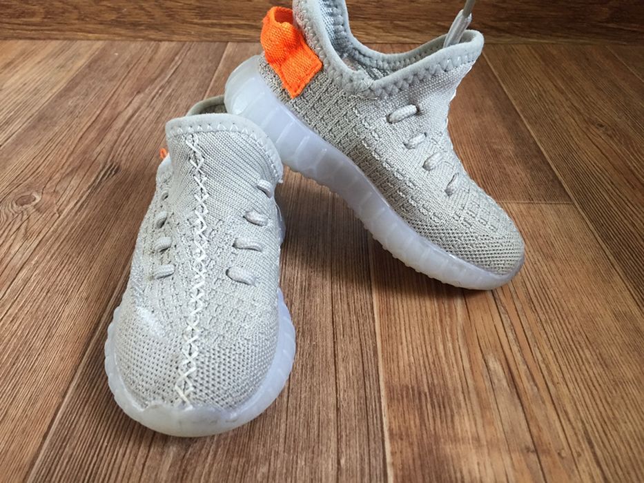 Кроссовки детские