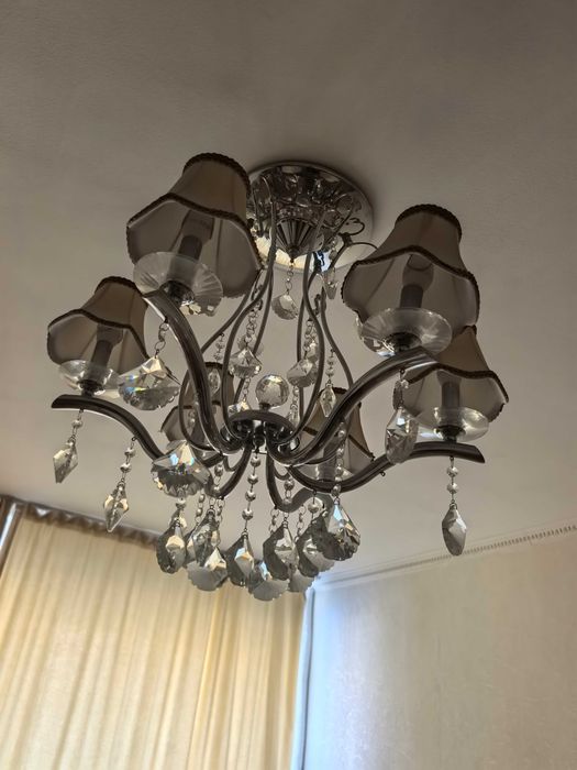 Продам люстру для спальни и гостинной