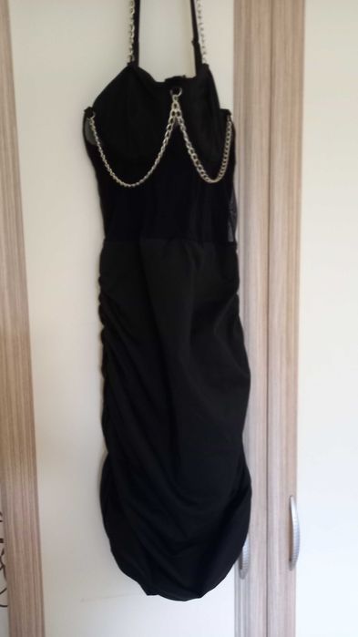 черна секси рокля