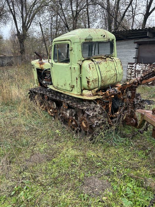 Дт 75 два типа на ходу стояли на выстовке