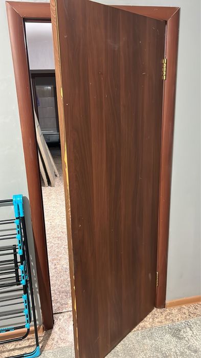 Двери и кровати  отдам бесплтано