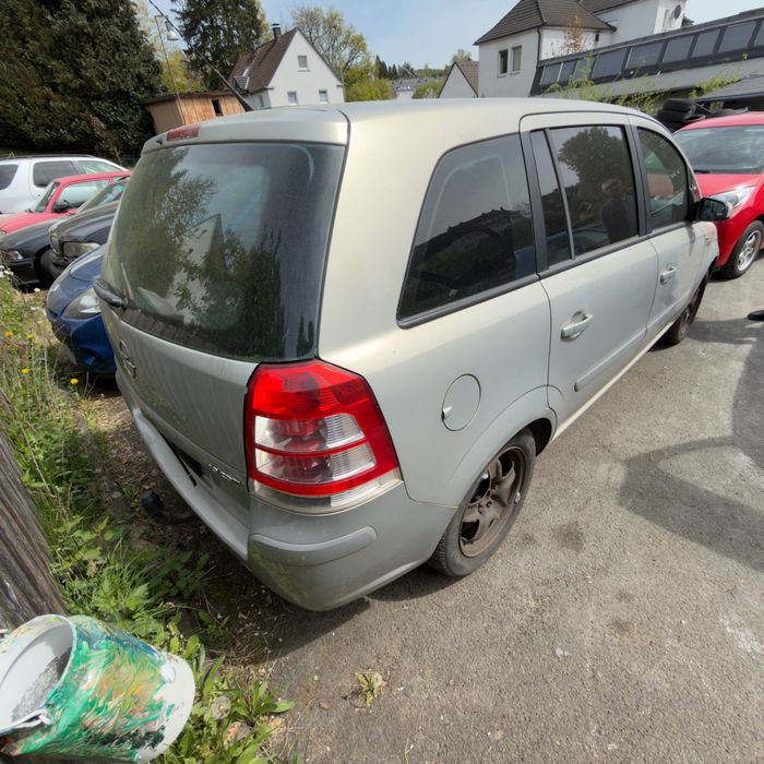 Opel zafira 1.9 cdti