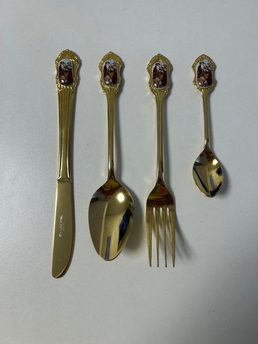 Набор столовых приборов