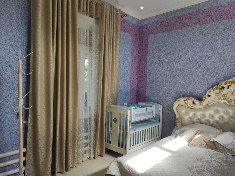 Детский кровать, в комплекте монеж и занавески