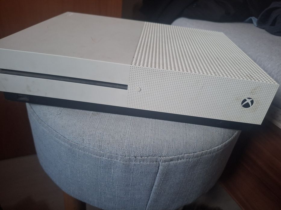 Vand xbox one s pret 400