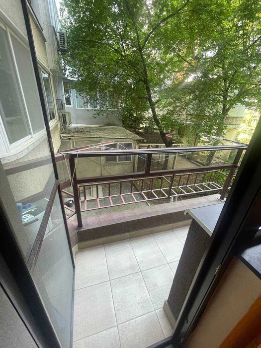 Продава се Тристаен апартамент в Бургас, Лазур - 110 кв.м за 2273 €/кв.м - Снимка #21