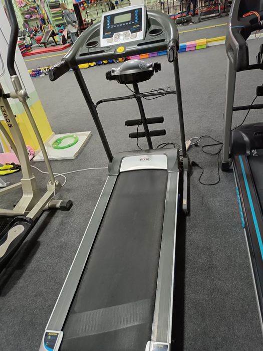 Беговая дорожка электрическая FitLogic с наклоном, б/у