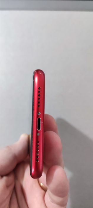 Iphone 11 rosu 64 gb pret fix