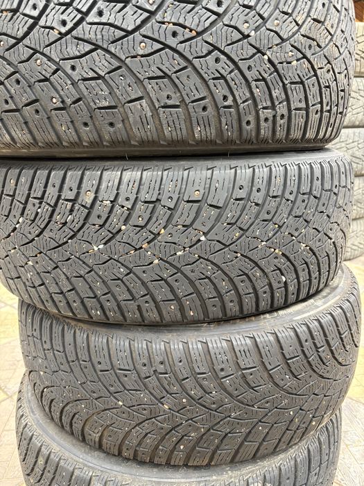 Продам зимние шины 235/55/19