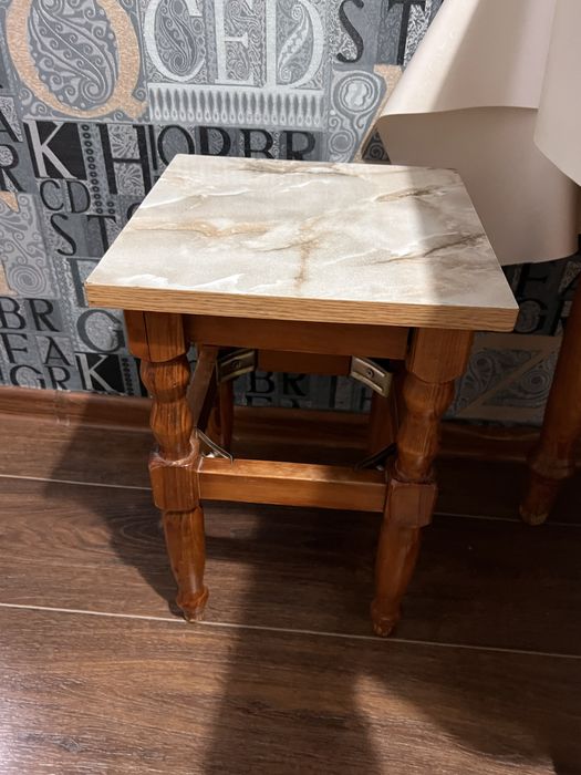 Срочно продам стол со стульями