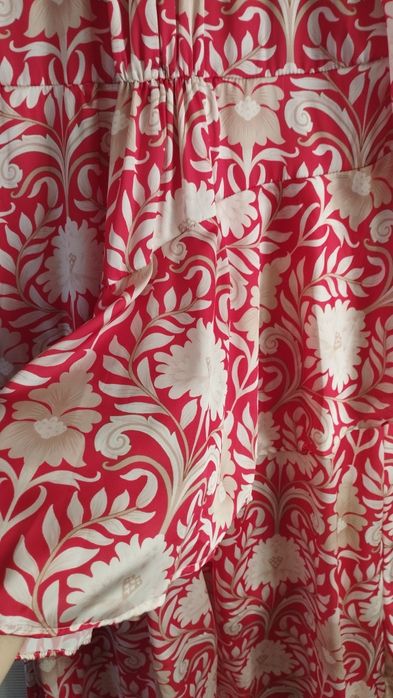 Красивое нарядное платье материал атлас