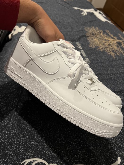 Air force 1 low.