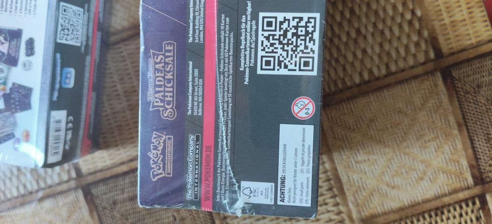 Pokémon Karmesin & Purpur Paldeas Schicksale Top-Trainer-Box (DE)