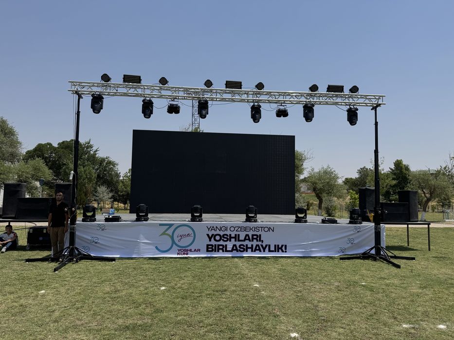 podyum saxna 1- qul sotiladi