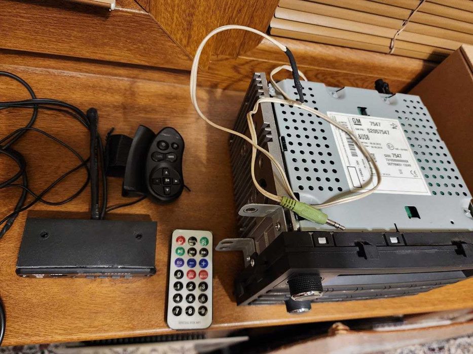 БУ Магнитола кобальт 2013 года (отдельно mp3 usb и  Bluetooth)