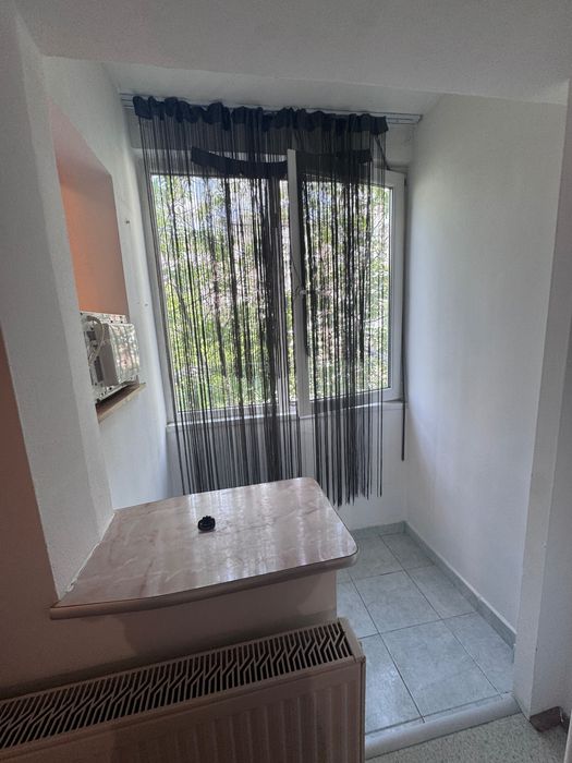 Închiriez apartament cu o cameră