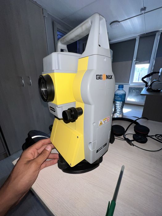 Тахеометр GeoMax Zoom 50