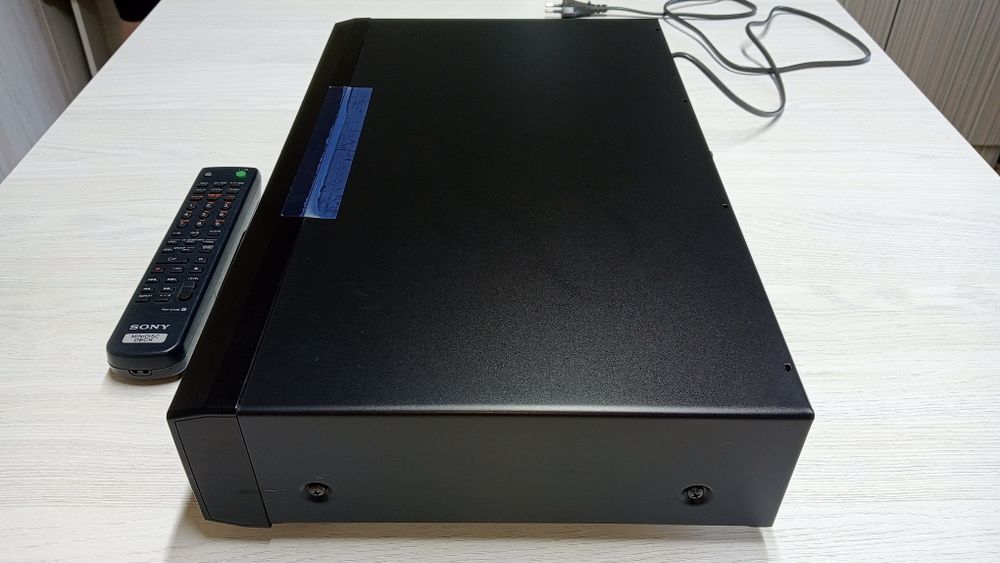 Мини диск проигрыватель в отличном состоянии! Пульт есть! Всё работает